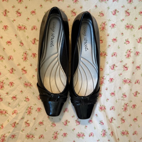 Miu Miu Black Patent Heels - Picture 1 of 4